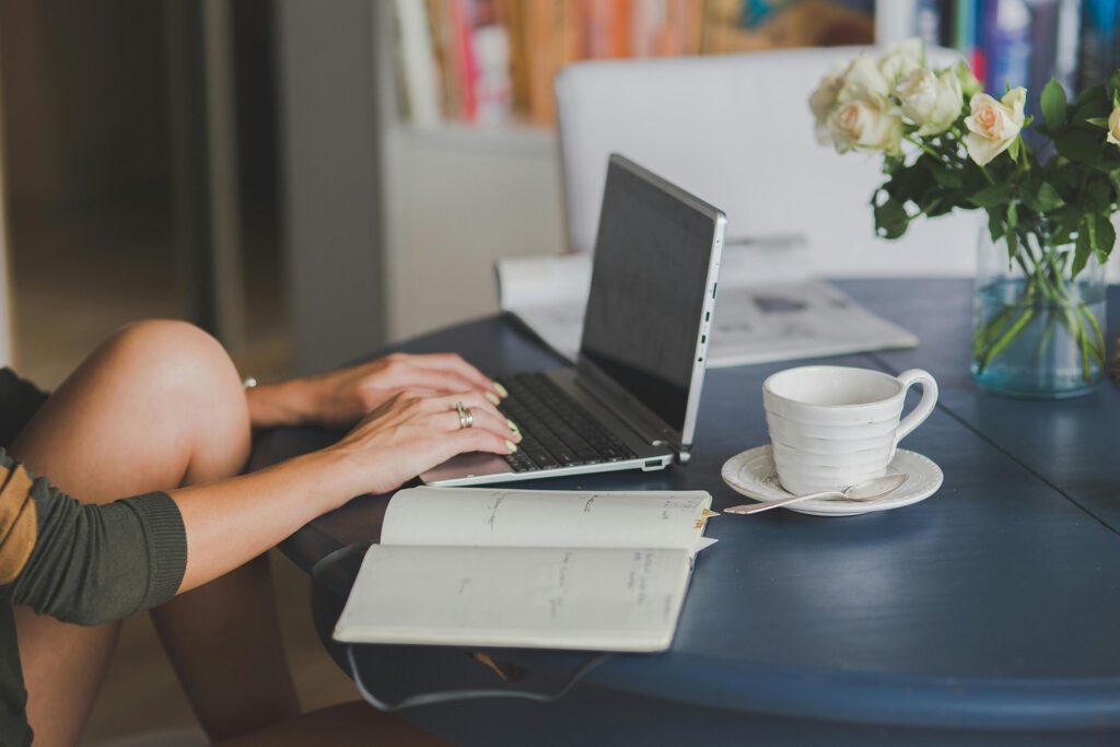 ME-designer-home-office-mei-vale-a-pena-ser-mei-inss-pagar-mensal-design-bruno-kons